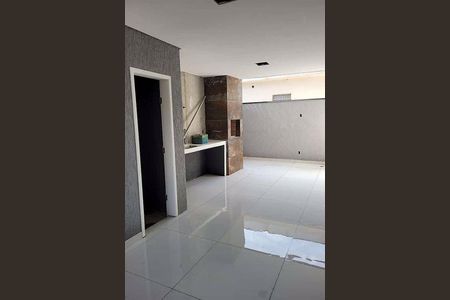 Casa à venda com 110m², 2 quartos e 2 vagas