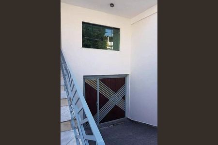 Casa à venda com 3 quartos, 200m² em São Lucas, São Paulo