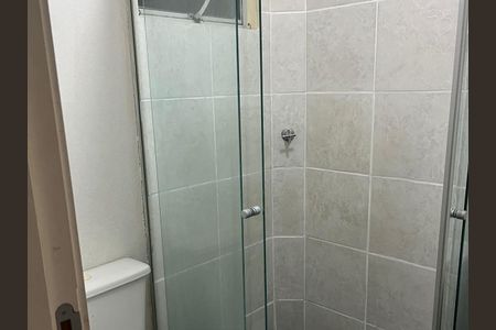 Banheiro de apartamento para alugar com 2 quartos, 42m² em Campo Novo, Porto Alegre