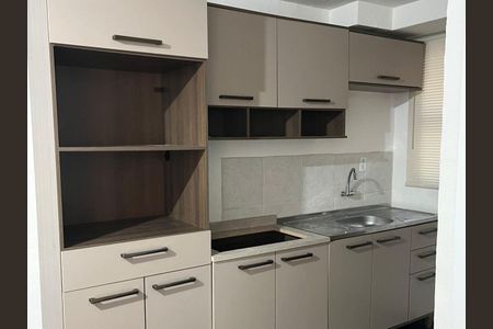 Cozinha de apartamento para alugar com 2 quartos, 42m² em Campo Novo, Porto Alegre