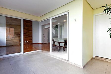 Apartamento à venda com 157m², 3 quartos e 4 vagas