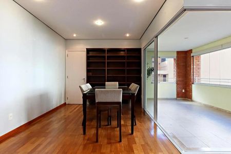 Apartamento à venda com 157m², 3 quartos e 4 vagas
