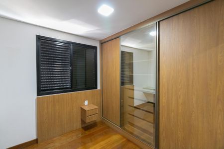 Apartamento à venda com 180m², 4 quartos e 4 vagas Apartamento à venda com 180m², 4 quartos e 4 vagasQuarto 1