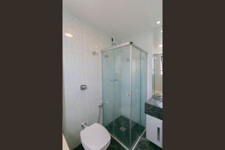 Apartamento à venda com 180m², 4 quartos e 4 vagas Apartamento à venda com 180m², 4 quartos e 4 vagasBanheiro da Suíte 2