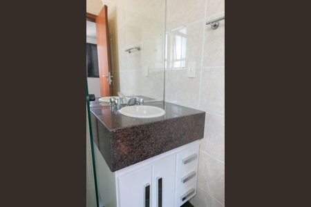 Apartamento à venda com 180m², 4 quartos e 4 vagas Apartamento à venda com 180m², 4 quartos e 4 vagasBanheiro da Suíte 1