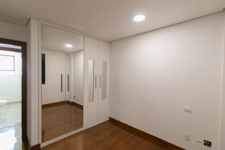 Apartamento à venda com 180m², 4 quartos e 4 vagas Apartamento à venda com 180m², 4 quartos e 4 vagasQuarto 2