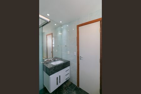 Apartamento à venda com 180m², 4 quartos e 4 vagas Apartamento à venda com 180m², 4 quartos e 4 vagasBanheiro da Suíte 2