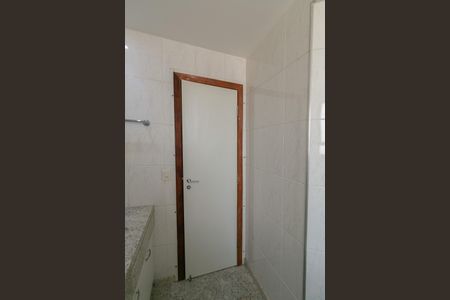 Apartamento à venda com 180m², 4 quartos e 4 vagas Apartamento à venda com 180m², 4 quartos e 4 vagasBanheiro Social