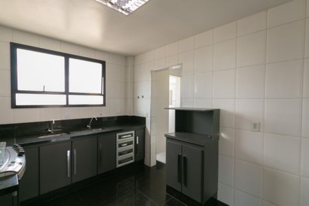 Apartamento à venda com 180m², 4 quartos e 4 vagas Apartamento à venda com 180m², 4 quartos e 4 vagasCozinha