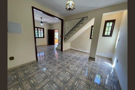 Casa à venda com 4 quartos, 160m² em Itaipu, Niterói