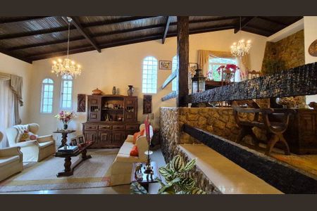 Casa à venda com 4 quartos, 342m² em Itaipu, Niterói