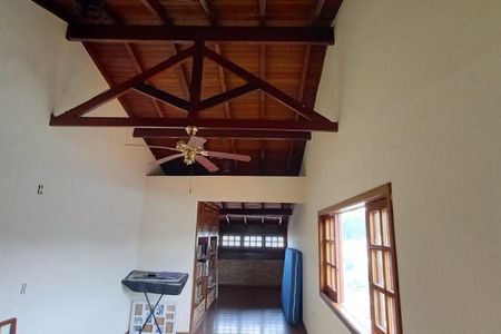 Casa à venda com 348m², 4 quartos e 3 vagas