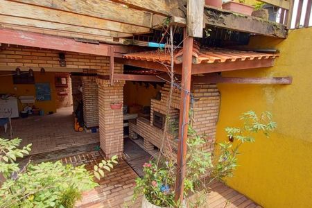 Casa à venda com 348m², 4 quartos e 3 vagas
