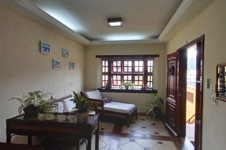 Casa à venda com 348m², 4 quartos e 3 vagas