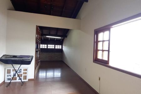 Casa à venda com 348m², 4 quartos e 3 vagas