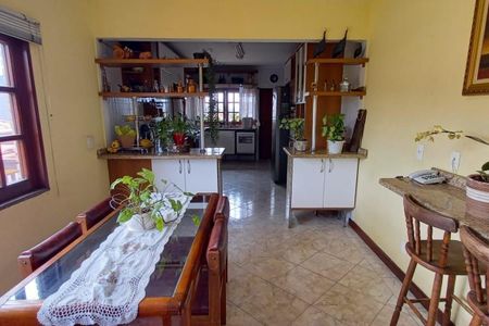 Casa à venda com 348m², 4 quartos e 3 vagas