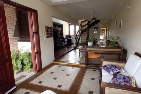 Casa à venda com 4 quartos, 348m² em Cidade Intercap, Taboão da Serra