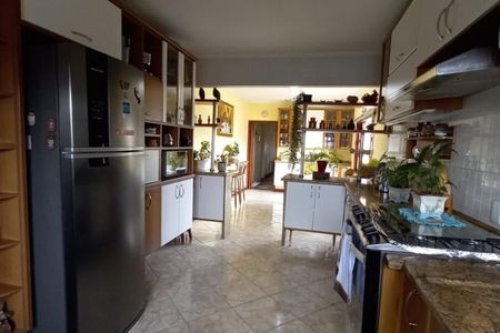 Casa à venda com 348m², 4 quartos e 3 vagas