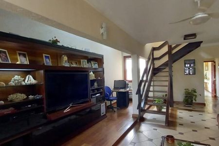 Casa à venda com 348m², 4 quartos e 3 vagas