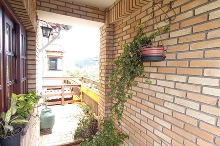 Casa à venda com 348m², 4 quartos e 3 vagas