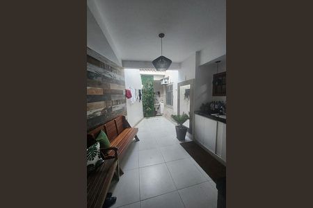 Casa à venda com 96m², 2 quartos e 1 vaga
