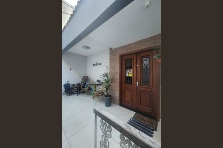 Casa à venda com 96m², 2 quartos e 1 vaga