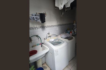 Casa à venda com 96m², 2 quartos e 1 vaga