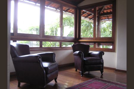 Casa à venda com 590m², 5 quartos e 2 vagas