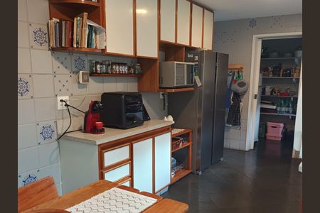 Casa à venda com 590m², 5 quartos e 2 vagas