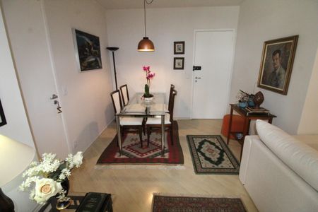 Apartamento para alugar com 73m², 2 quartos e 2 vagasSala