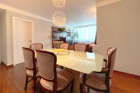 Apartamento à venda com 220m², 3 quartos e 3 vagasSala