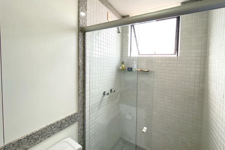 Apartamento à venda com 220m², 3 quartos e 3 vagasBanheiro 2