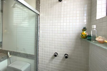 Apartamento à venda com 220m², 3 quartos e 3 vagasBanheiro 2