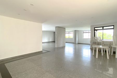 Apartamento à venda com 220m², 3 quartos e 3 vagasÁrea comum - Salão de festas