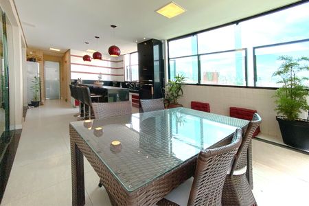 Apartamento à venda com 220m², 3 quartos e 3 vagasEspaço Gourmet