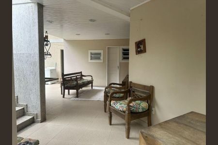 Casa à venda com 3 quartos, 276m² em Sapê, Niterói