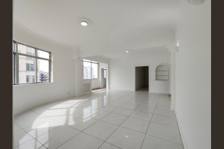 Apartamento à venda com 130m², 4 quartos e sem vagaSala