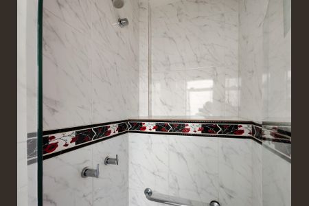 Apartamento à venda com 130m², 4 quartos e sem vagaBanheiro da Suíte