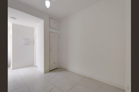 Apartamento à venda com 130m², 4 quartos e sem vagaSuíte