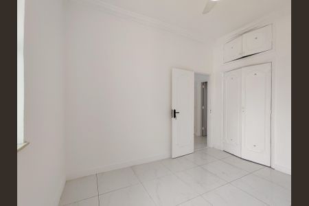 Apartamento à venda com 130m², 4 quartos e sem vagaQuarto 2