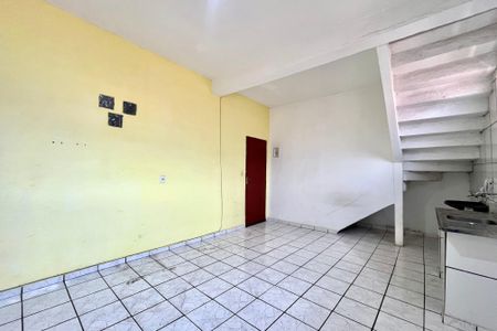 Sala/Cozinha de casa para alugar com 1 quarto, 36m² em Vila Mira, São Paulo