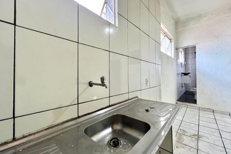 Sala/Cozinha de casa para alugar com 1 quarto, 36m² em Vila Mira, São Paulo