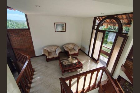 Casa à venda com 3 quartos, 301m² em Piratininga, Niterói