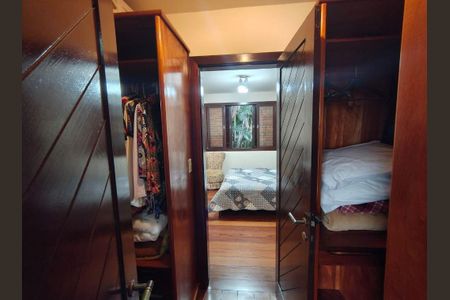 Casa à venda com 3 quartos, 301m² em Piratininga, Niterói