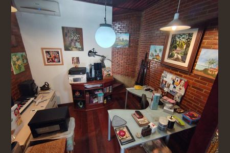 Casa à venda com 3 quartos, 301m² em Piratininga, Niterói