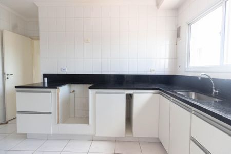 Apartamento à venda com 133m², 3 quartos e 3 vagas Apartamento à venda com 133m², 3 quartos e 3 vagasCozinha