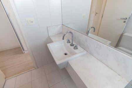 Apartamento à venda com 133m², 3 quartos e 3 vagas Apartamento à venda com 133m², 3 quartos e 3 vagasSuíte