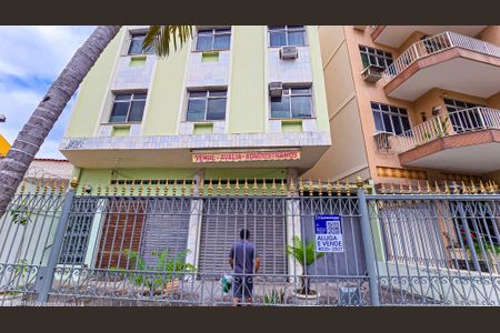 Apartamento para alugar com 48m², 1 quarto e 1 vagaFachada do Prédio com placa