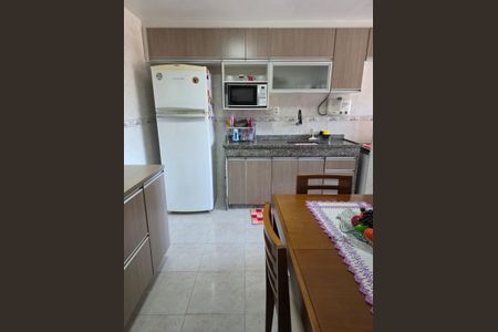 Apartamento à venda com 90m², 2 quartos e 2 vagasCozinha 