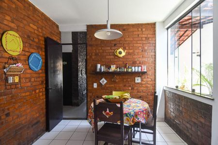 Casa à venda com 4 quartos, 360m² em Cafubá, Niterói